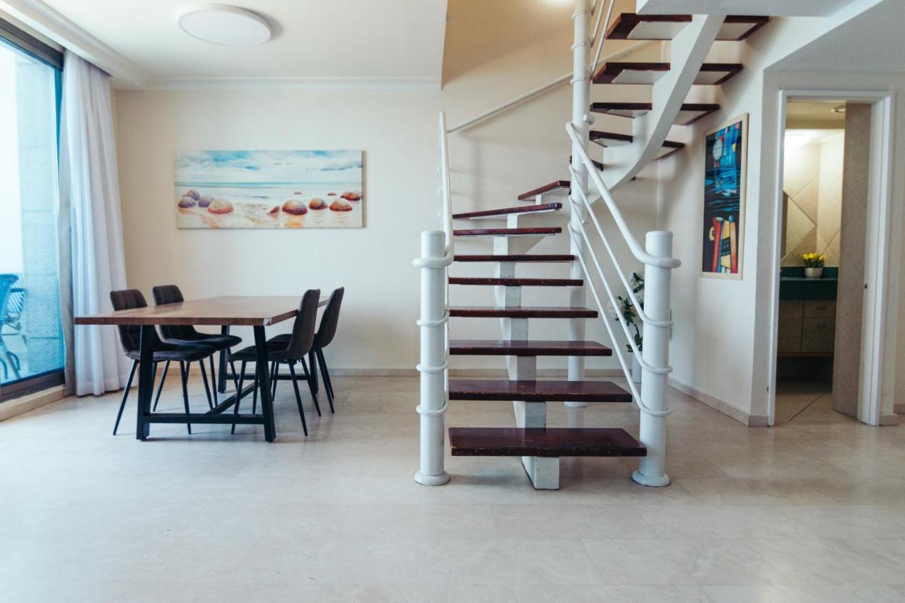 Almog Beach Apartments מגדלי חוף הכרמל חיפה Exterior photo