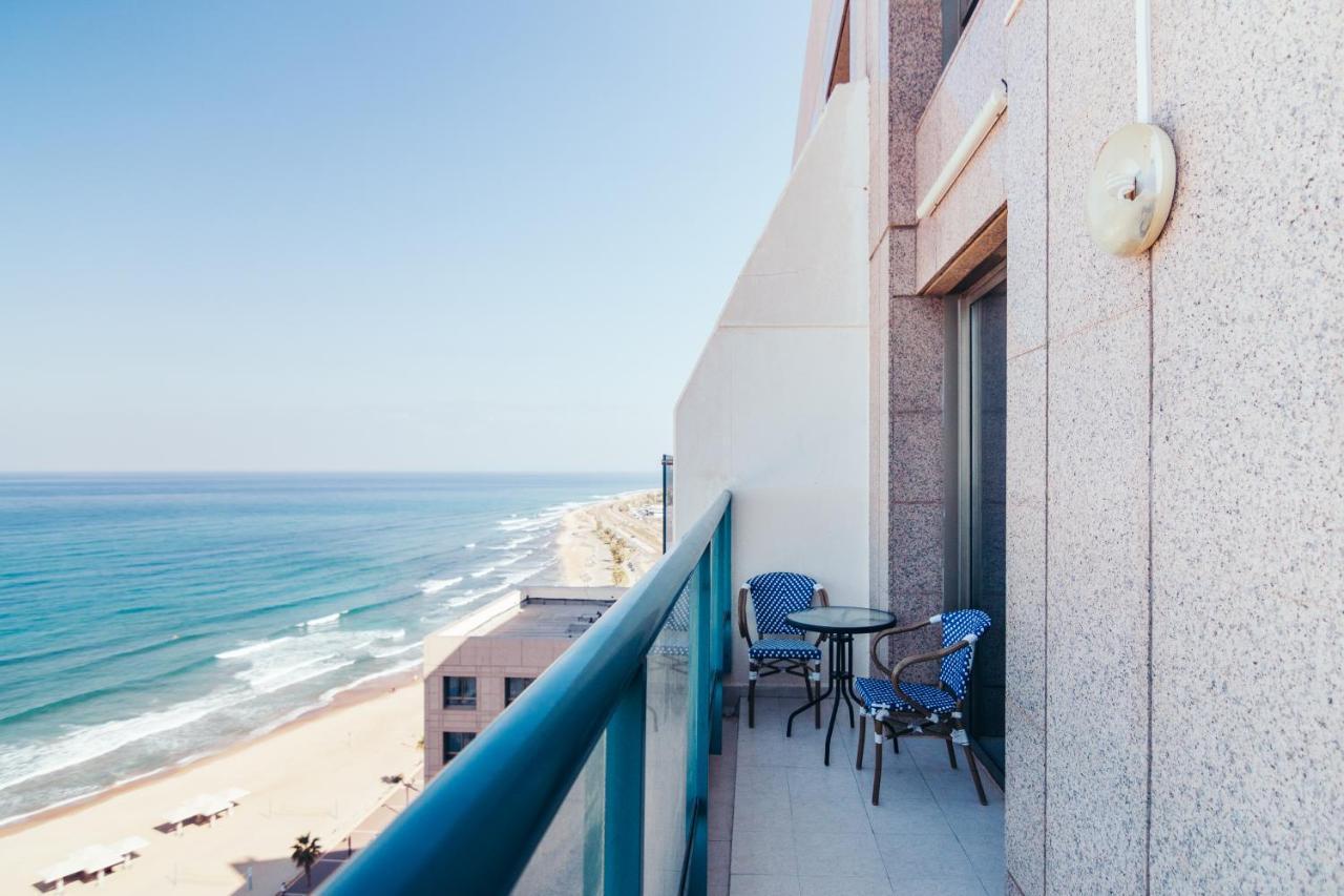 Almog Beach Apartments מגדלי חוף הכרמל חיפה Exterior photo