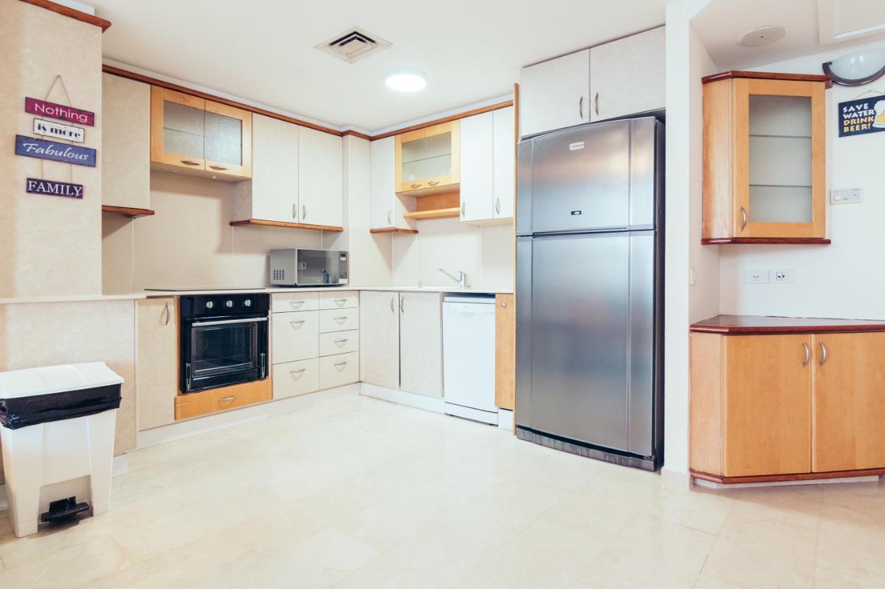 Almog Beach Apartments מגדלי חוף הכרמל חיפה Exterior photo