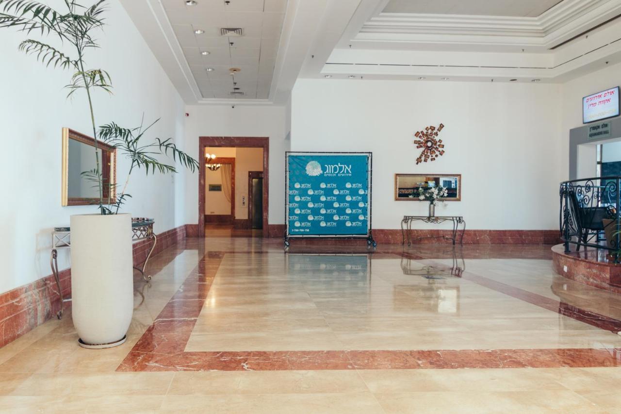 Almog Beach Apartments מגדלי חוף הכרמל חיפה Exterior photo