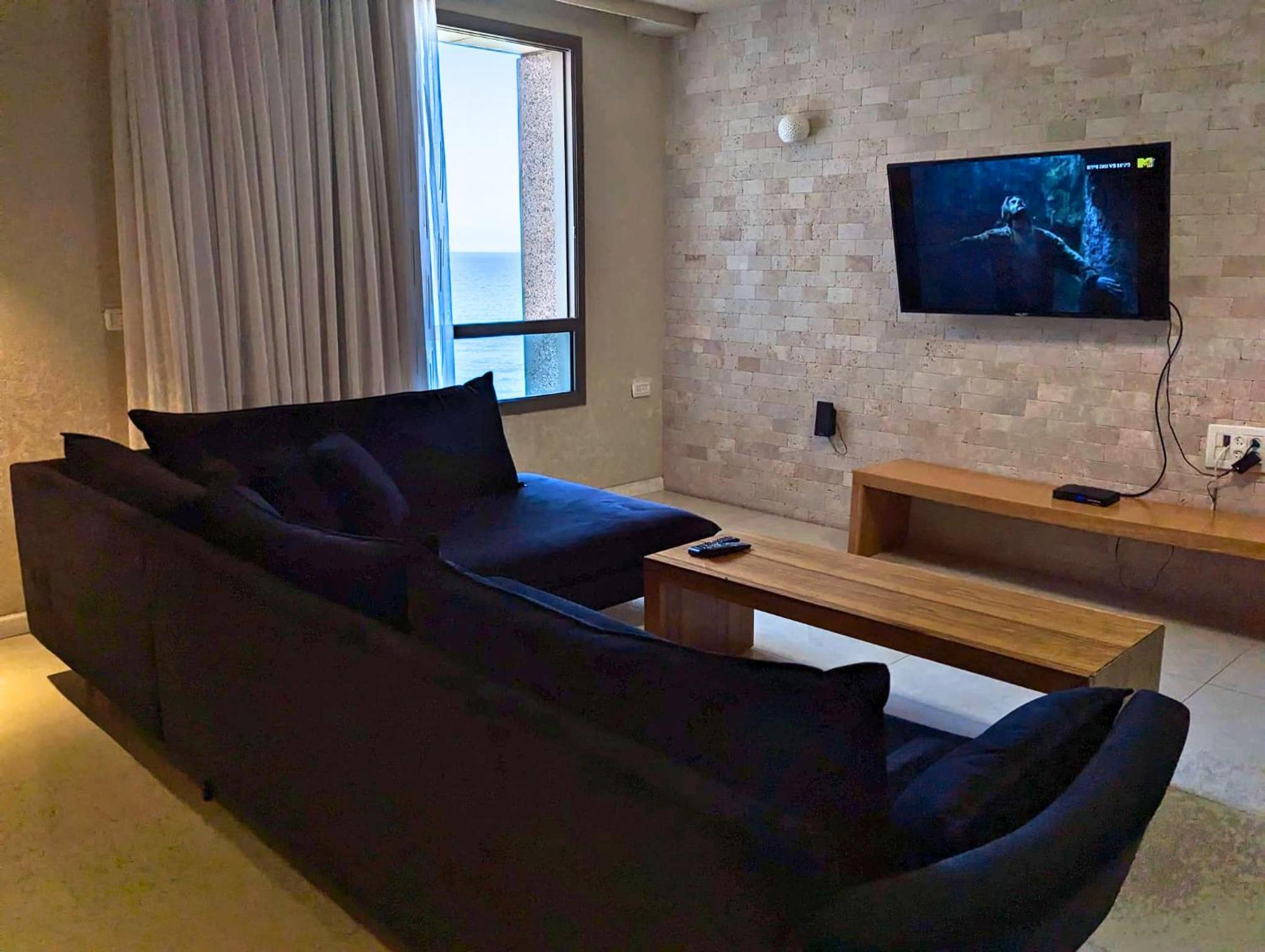 Almog Beach Apartments מגדלי חוף הכרמל חיפה Exterior photo