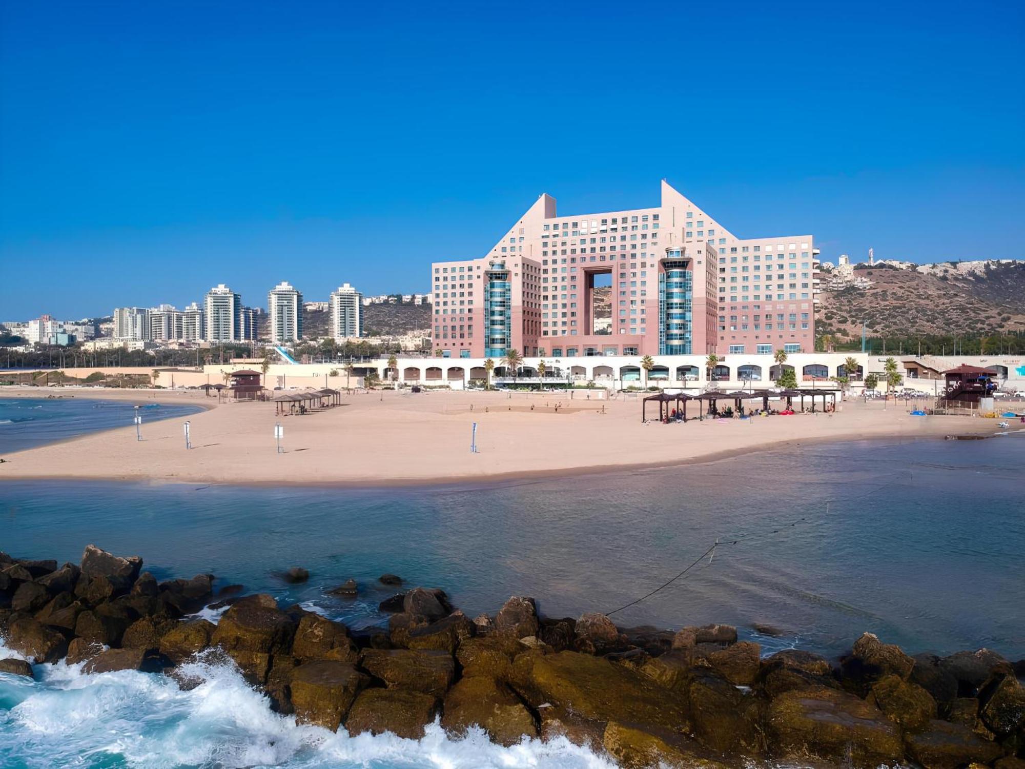 Almog Beach Apartments מגדלי חוף הכרמל חיפה Exterior photo